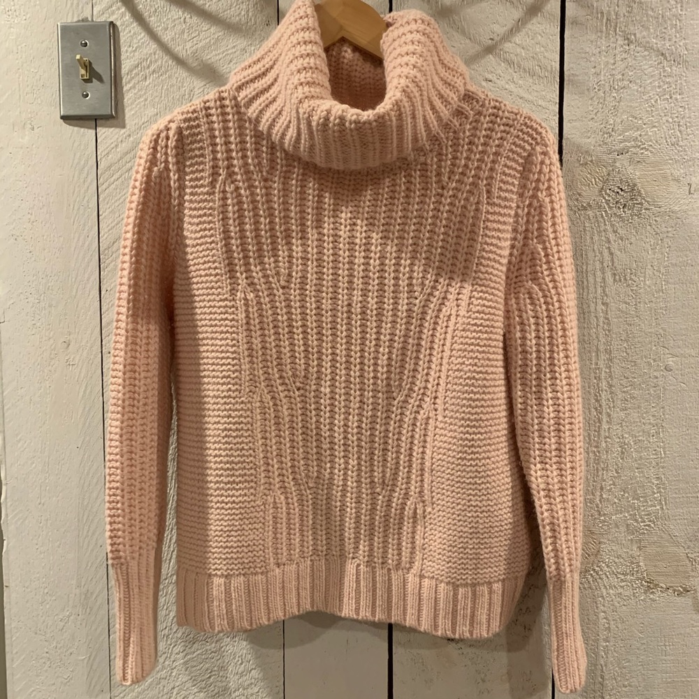 🧶 Banana Republic Chunky Knit Turtleneck Sweater